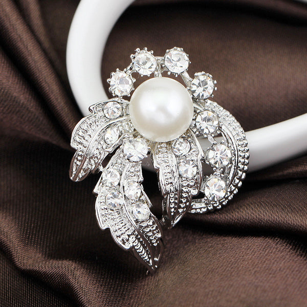 Luxurious Pearl Brooches - flax stores.shopify