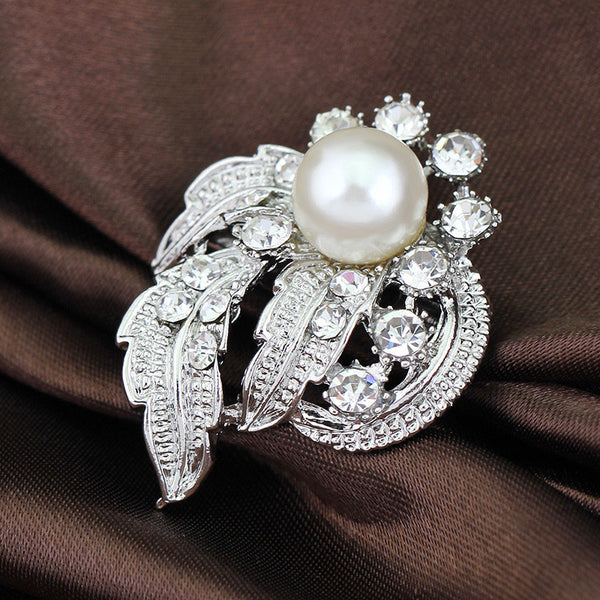 Luxurious Pearl Brooches - flax stores.shopify